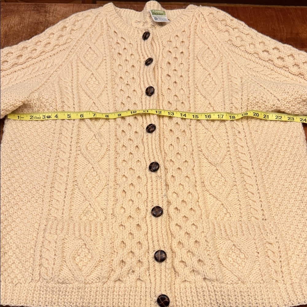 Elegant Cream Cable Knit Cardigan - Picture 5 of 7
